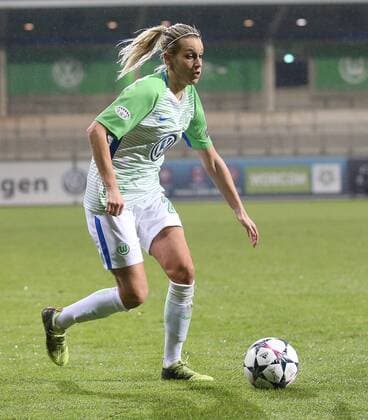 VfL Women vs Prague Womens Football Champions League Quarterfinals VfL Wolfsburg vs Slavia Prague AOK stadium picture shows Lena Goessling VfL 28 Wolfsburg
