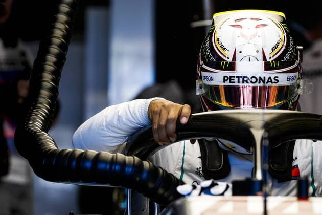 HAMILTON Lewis (gbr), Mercedes AMG F1 Petronas GP W09 Hybrid EQ Power+, portrait helmet during 2018 Formula 1 championship at Melbourne, Australian Grand Prix, from March 22 To 25 - Photo Motorsports: FIA Formula One World Championship WM Weltmeisterschaft 2018, Melbourne, Victoria : Motorsports: Formula 1 2018 Rolex Australian Grand Prix, 44 Lewis Hamilton (GBR, Mercedes AMG Petronas F1 Team), Melbourne Australia
