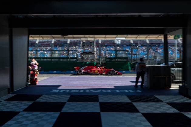 Sebastian Vettel Scuderia Ferrari drives through the pit lane Grand Prix of Australia 2018 free practice Motorsport Formula 1 23 03 2018 Melbourne Copyright: xIllman Eibner-Pressefotox Ep_eer