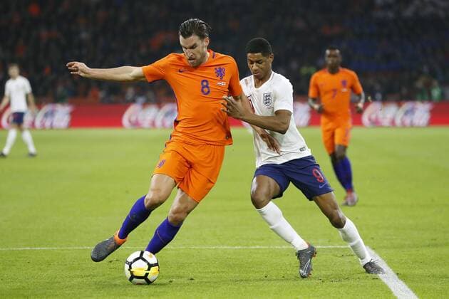 (L-R) Kevin Strootman of Holland, Marcus Rashford of England during the International Friendly Länderspiel match match between The Netherlands and England at the Amsterdam Arena on March 23, 2018 in Amsterdam, The Netherlands International friendly match 2017 2018 xVIxVIxImagesx xMauricexvanxSteenxIVx 10423731