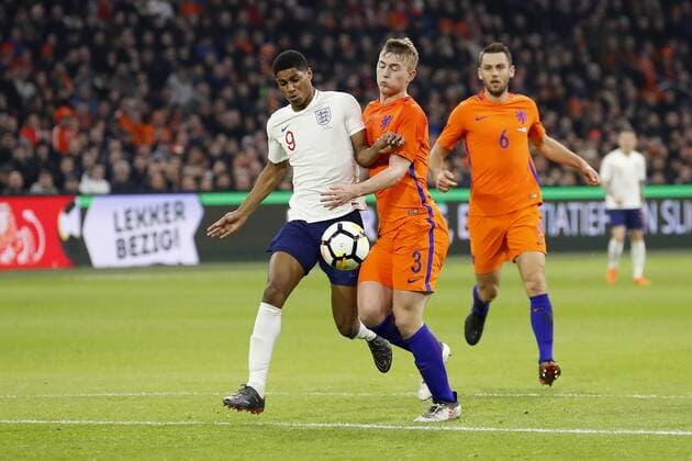 (L-R) Marcus Rashford of England, Matthijs de Ligt of Holland, Stefan de Vrij of Holland during the International Friendly Länderspiel match match between The Netherlands and England at the Amsterdam Arena on March 23, 2018 in Amsterdam, The Netherlands International friendly match 2017 2018 xVIxVIxImagesx xMauricexvanxSteenxIVx 10424286