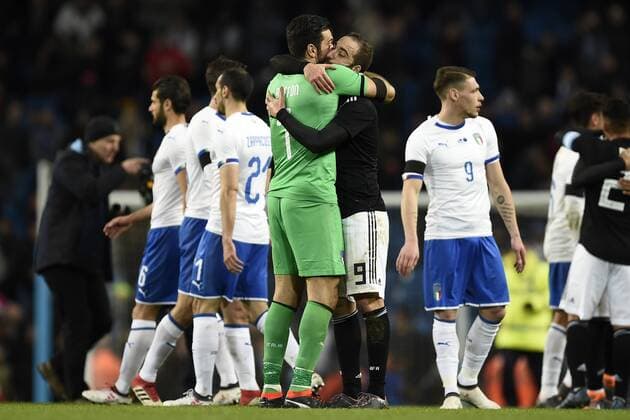 Db Manchester (Inghilterra) 23 03 2018 - amichevole Argentina-Italia foto Daniele Buffa Image nella foto: Gianluigi Buffon-Gonzalo Higuain 