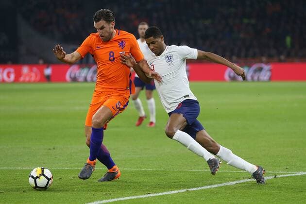 Bilder des Tages - SPORT Netherlands v England International Friendly L?nderspiel Kevin Strootman of Netherlands and Marcus Rashford of England in action during the International Friendly match at Amsterdam Arena, Amsterdam Content Not Available For UK Newspapers Copyright: xPaulxChestertonx FIL-11538-0099