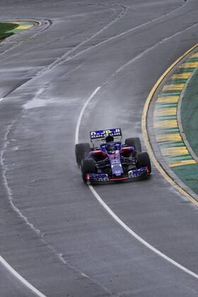 24th March 2018, Melbourne Grand Prix Circuit, Melbourne, Australia; Melbourne Formula One Grand Prix, qualifying; The number 10 Red Bull Toro Rosso Honda driven by Pierre Gasly  ActionPlus12004713