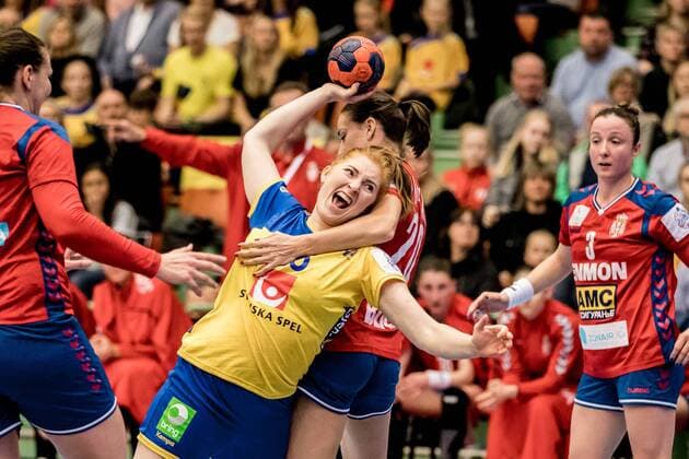 180324 Swedens Sofia Hvenfelt makes a mock during the handball match in the European Championships qualifying between Sweden and Serbia on March 24, 2018 in Skövde  Copyright: SebastianxLamotte BB180324SL015