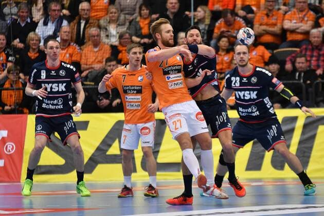 IFK Kristianstad SG Flensburg Handewitt EHF Champions League Kristianstad 24 03 18 Kristianstad 24 03 18 Sport Handball VELUX EHF Champions League Season 2017 2018 Eighth finals IFK Kristianstad SG Flensburg Handewitt Gunnar Steinn Jonsson IFK Kristianstad 27 Tobias Karlsson SG Flensburg Handewitt 03 Tim Soerensen IFK Kristianstad 07 Henrik Toft Hansen SG Flensburg Handewitt 23 Holger Glandorf SG Flensburg Handewitt 09 xmmkx