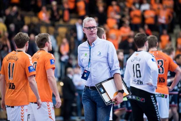 180324 Kristianstads assistant coach Lars Olsson, after the closing ceremony, dumps the handball match in the Champions League between Kristianstad and Flensburg on March 24, 2018 in Kristianstad  Copyright: AvdoxBilkanovic BB180324AB018