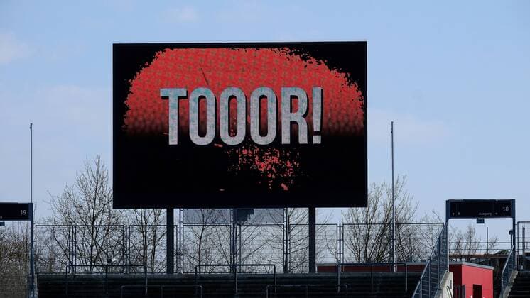 24 03 2018 xkhx Kassel Auerstadion Regionalliga Süd Season 2017 2018 KSV Hessen Kassel against SV Röchling Völklingen 06 Symbolic picture TOOOR on the videowall