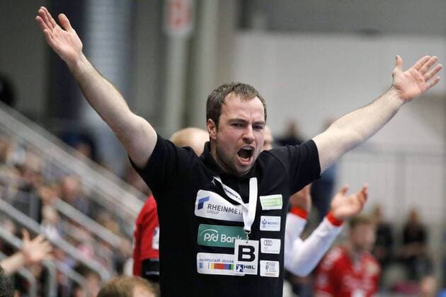 Ceven Klatt coach HC Rhein Vikings gestured on the sidelines of the field ASV Hamm vs HC Rhein Vikings Handball 2 Bundesliga 24 03 2018 Hamm Copyright: xEIBNER JanxStrohdiekx EP_JSK