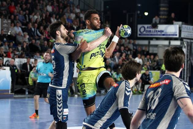 Adrien Dipanda (Saint-Raphael) HANDBALL : Coupe EHF - Phase de groupes - 5eme journee - Saint-Raphael Var Handball vs Füchse Berlin - 24 03 2018 KevinDomas Panoramic 