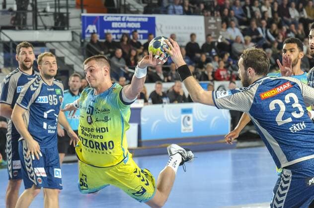 Artsem Karalek (Saint Raphael Handball) - Steffen Fath (Fuchse Berlin) HANDBALL : Saint Raphael vs Fuchse Berlin - EHF Cup - Phase de groupe - Saint Raphael - 24 03 2018 NorbertScanella Panoramic 