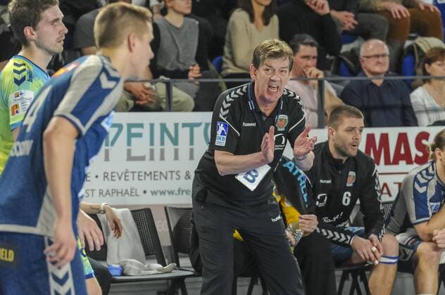 Velimir Petkovic Coach Fuchse Berlin HANDBALL : Saint Raphael vs Fuchse Berlin - EHF Cup - Phase de groupe - Saint Raphael - 24 03 2018 NorbertScanella Panoramic 