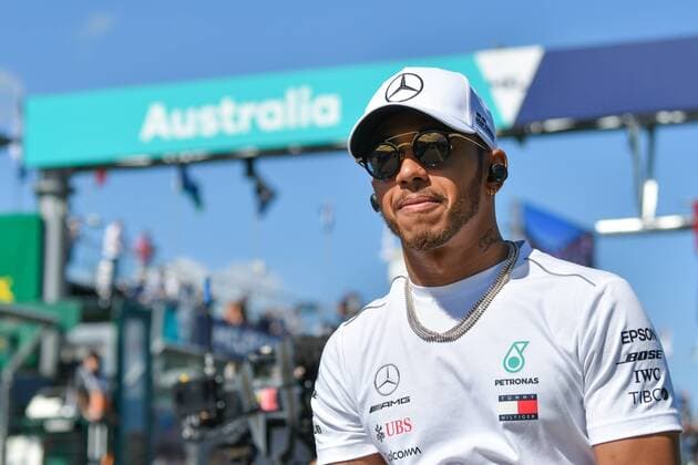 March 25, 2018: Lewis Hamilton (GBR) 44 from the Mercedes AMG Petronas Motorsport team waves to the crowd during the drivers parade at the 2018 Australian Formula One Grand Prix at Albert Park, Melbourne, Australia. Cal Media Formula One 2018: Australia - Race - ZUMAc04_ 20180325_zaf_c04_004 Copyright: xSydneyxLowx