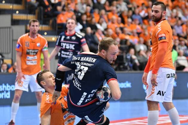 IFK Kristianstad SG Flensburg Handewitt EHF Champions League Kristianstad 24 03 18 Kristianstad 24 03 18 Sport Handball VELUX EHF Champions League Season 2017 2018 Eighth finals IFK Kristianstad SG Flensburg Handewitt Henrik Toft Hansen SG Flensburg Handewitt 23 Philip Henningsson IFK Kristianstad 06 Mario Lipovac IFK Kristianstad 04 Holger Glandorf SG Flensburg Handewitt 09 Olafur Gudmundsson IFK Kristianstad 13 xmmkx