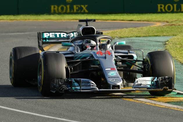 March 25, 2018: Lewis Hamilton (GBR) 44 from the Mercedes AMG Petronas Motorsport team rounds turn two of the 2018 Australian Formula One Grand Prix at Albert Park, Melbourne, Australia. Cal Media Formula One 2018: Australia - Race - ZUMAc04_ 20180325_zaf_c04_072 Copyright: xSydneyxLowx