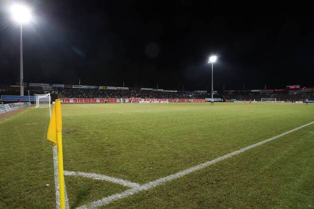General Overview Stadium Floodlight Leimbachstadion Fans of Sportfreunde Siegen Banner that Derby Stadtderby took place in front of 2421 spectators Soccer Oberliga Westfalen 24 Gameday Sportfreunde Siegen 1 FC Kaan Marienborn on 24 03 2018 in Siegen Germany