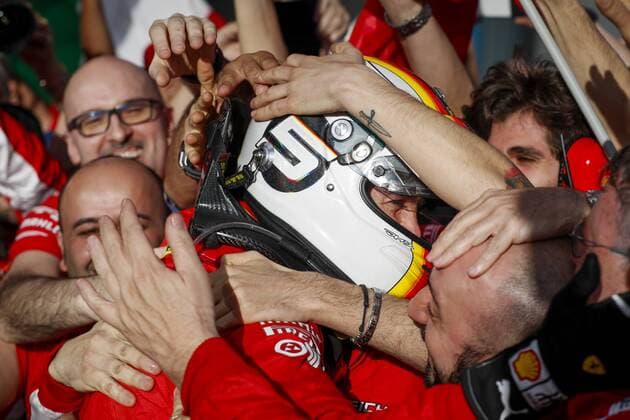 VETTEL Sebastian (ger), Scuderia Ferrari SF71H, celebrating his victory during 2018 Formula 1 championship at Melbourne, Australian Grand Prix, from March 22 To 25 - Photo : FIA Formula One World Championship WM Weltmeisterschaft 2018, Melbourne, Victoria : Motorsports: Formula 1 2018 Rolex Australian Grand Prix, Melbourne Australia