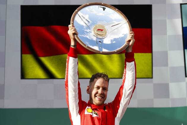 Formel 1, Sebastian Vettel - alle 50 Siege Motorsports: FIA Formula One World Championship WM Weltmeisterschaft 2018, Melbourne, Victoria : Motorsports: Formula 1 2018 Rolex Australian Grand Prix, VETTEL Sebastian (ger), Scuderia Ferrari SF71H, portrait podium during 2018 Formula 1 championship at Melbourne, Australian Grand Prix, Melbourne Australia