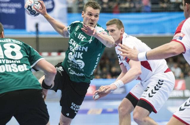 Markus Olsson of Skjern (4) in action against Telekom Veszprem during their EHF Champions League quater final first leg handball match in Skjern March 25, 2018.20180325-174147-2-2  Copyright: JOHNxRANDERIS