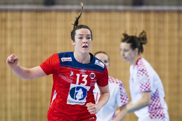 180325 Kari Brattset of Norway celebrates during the 2018 European Womens Handball Championship Qualification match between Norway and Croatia on March 25 2018 in Bekkestua Photo Jon Olav Nesvold BILDBYRAN Code JE 160231  Copyright: JONxOLAVxNESVOLD BB180325JE011