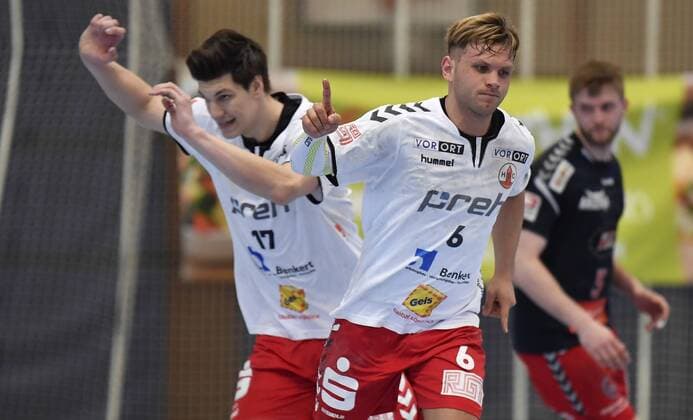 25 03 2018 Handball Season 2017 2018 3 League Men HC Erlangen HCE II HSC Bad Neustadt Konstantin Singwald 17 HSC Bad Neustadt Maximilian Schmidt 6 HSC Bad Neustadt Torjubel Cheers Joy