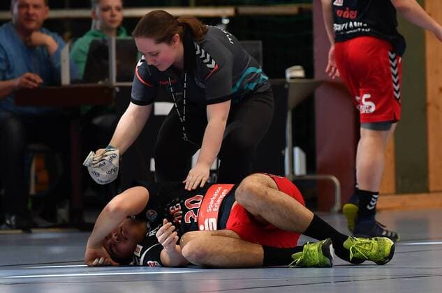 25 03 2018 Handball Season 2017 2018 3 League Men HC Erlangen HCE II HSC Bad Neustadt Jonas Schletterer 20 HC Erlangen II beaten on the ground