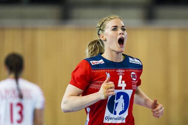 180325 Veronica Kristiansen of Norway reacts during the 2018 European Womens Handball Championship Qualification match between Norway and Croatia on March 25 2018 in Bekkestua Photo Jon Olav Nesvold BILDBYRAN Code JE 160231  Copyright: JONxOLAVxNESVOLD BB180325JE016