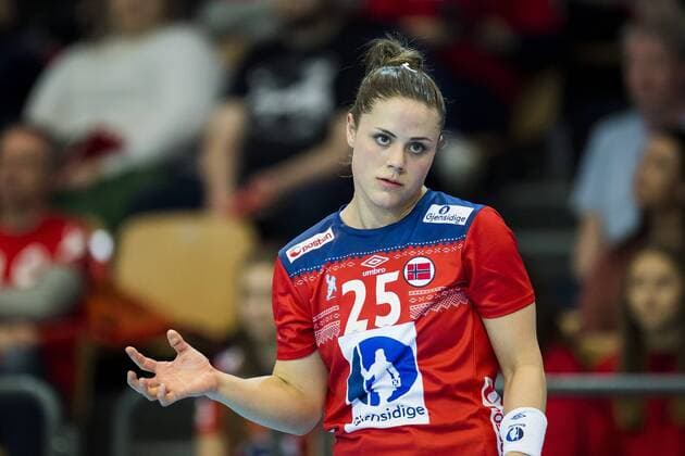 180325 Thea Mork of Norway during the 2018 European Womens Handball Championship Qualification match between Norway and Croatia on March 25 2018 in Bekkestua Photo Jon Olav Nesvold BILDBYRAN Code JE 160231  Copyright: JONxOLAVxNESVOLD BB180325JE040