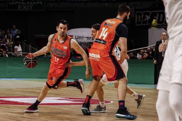 25th March 2018, Madrid, Spain; Endesa Basketball League, Real Madrid versus Valencia; Rafa Martinez (Valencia Basket) breaks away from the defence Jaycee Carroll (Real Madrid Baloncesto) picked by Bojan Dubljevic (Valencia Basket)  ActionPlus12005574