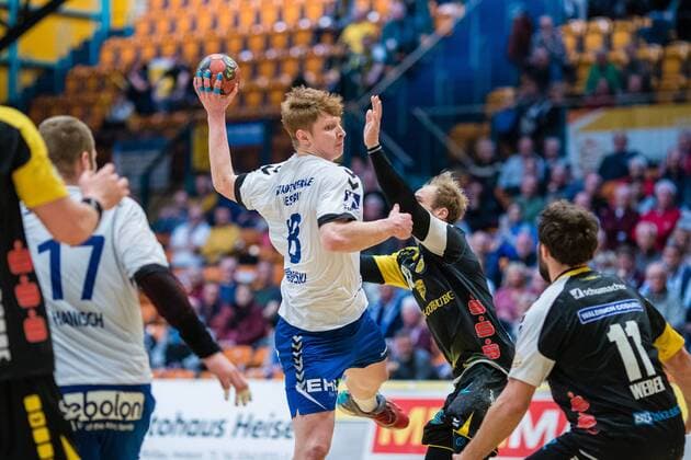 Johannes Wasielewskie 18 of the Dessau Rosslauer HV 06 at the throw during the match in the DKB Handball 2 Bundesliga between Dessau Rosslauer HV 06 and HSC Coburg in the Anhalt Arena on March 25 2018 in Bauhausstadt Dessau Saxony Anhalt Germany Bauhausstadt Dessau Copyright: xEIBNER HartmutxBoesenerx EP_HBR