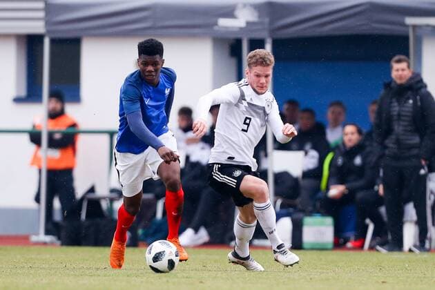 Germany France Football U18 Laender match Markranstädt 26 03 2018 Stadion am Bad Football U18 International match Germany GER vs France FRA In the picture v l Nsana Simon 14 FRA and Eric Hottmann 9 GER Stuttgart