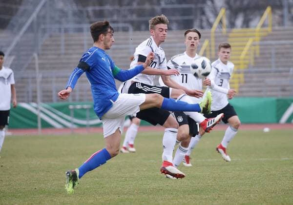 Ulm Football U 16 Internationals Germany vs Italy from left Raffaele Spina ITA Marvin White GER