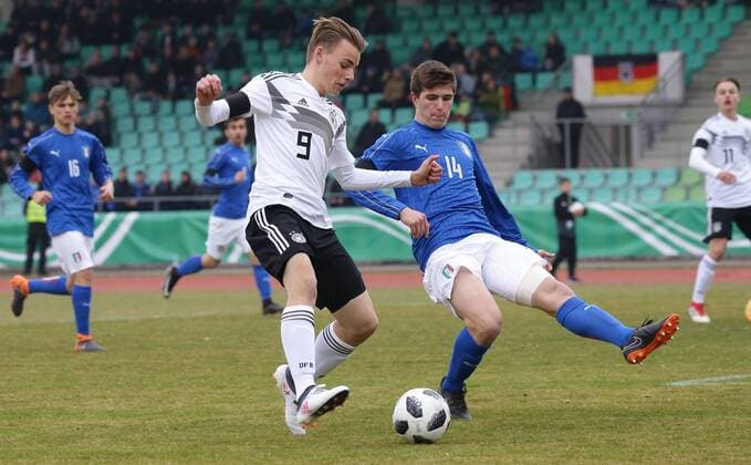 Ulm Football U 16 Internationals Germany vs Italy from left Mika Schroers GER Lorenzo Pirola ITA