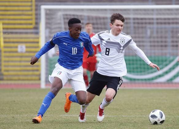Ulm Football U 16 Internationals Germany vs Italy from left Franco Tongya ITA Jordan Meyer GER