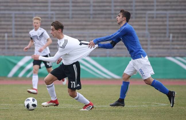 Ulm Football U 16 Internationals Germany vs Italy from left Marvin Obuz GER Simone Trimboli ITA