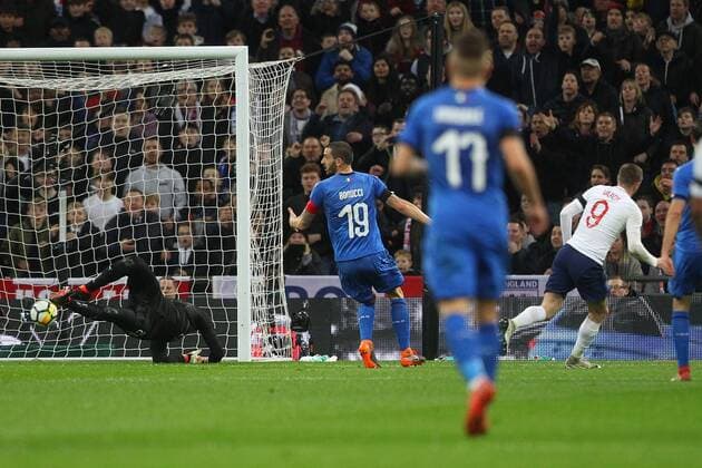 England v Italy International Friendly L?nderspiel Jamie Vardy of England scores his sides 1st goal during the International Friendly match at Wembley Stadium, London Content Not Available For UK Newspapers Copyright: xPaulxChestertonx FIL-11556-0002