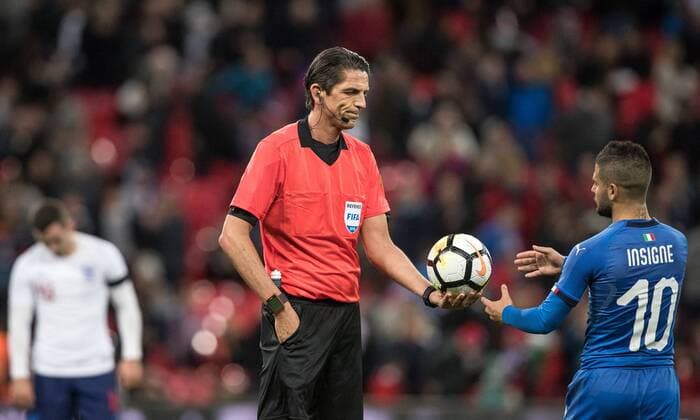 Referee Deniz Aytekin (Germany) and penalty goal scorer Lorenzo Insigne (Napoli) of Italy at full time during the International Friendly L?nderspiel match between England and Italy at Wembley Stadium, London, England on 27 March 2018. Copyright: xAndyxRowlandx PMI-1927-0018