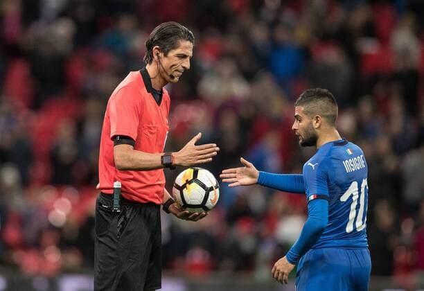 Referee Deniz Aytekin (Germany) and penalty goal scorer Lorenzo Insigne (Napoli) of Italy at full time during the International Friendly L?nderspiel match between England and Italy at Wembley Stadium, London, England on 27 March 2018. Copyright: xAndyxRowlandx PMI-1927-0019