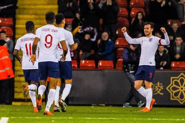 Liverpool s forward Domonic Solanke (20) for England U21 U 21 s celebrates with Leicester City s defender Ben Chilwell (3) for England U21 s during the International Euro U21 Qualification match between England U21 and Ukraine U21 at Bramall Lane, Sheffield, England on 27 March 2018. Copyright: xStephenxBuckleyx PMI-1923-0069
