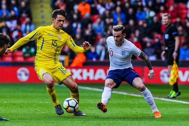 Norwich City s forward James Maddison (10) for England U21 U 21 s passes inside Dynamo Kyiv s midfielder Volodymyr Shepeliev (15) for Ukraine U21 s during the International Euro U21 Qualification match between England U21 and Ukraine U21 at Bramall Lane, Sheffield, England on 27 March 2018. Copyright: xStephenxBuckleyx PMI-1923-0038