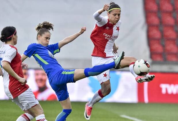 L-R Veronika Pincova of Slavia, Ewa Pajor of Wolfsburg and Diana Bartovicova of Slavia in action during the UEFA Women s Champions League quarterfinal match SK Slavia Praha vs VfL Wolfsburg, in Prague, Czech Republic, March 28, 2018. (CTKxPhoto VitxSimanek) CTKPhotoP201803280986401  VIS 001