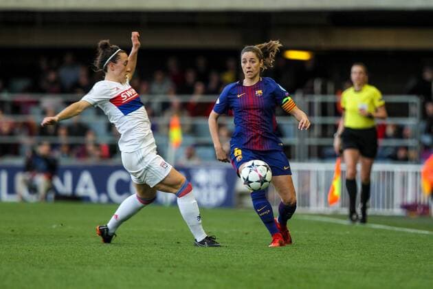 28th March 2018, Mini Estad, Barcelona, Spain; Womens Champions League football, quarter final, 2nd leg, Barcelona Women versus Lyon Women; Vicky Losada of FC Barcelona Barca passes the ball forward along the wing  ActionPlus12006351
