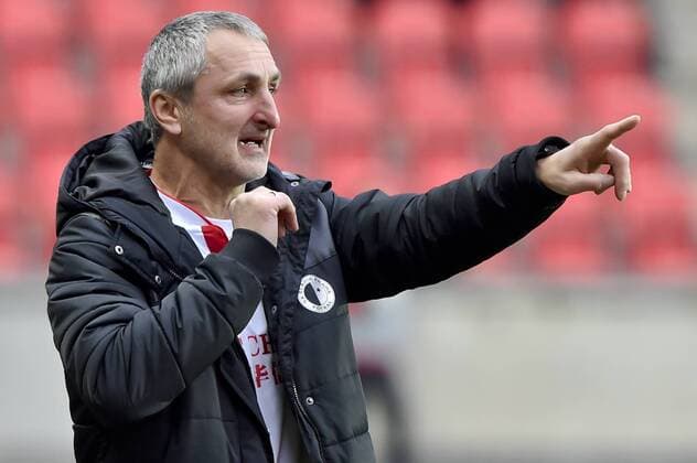 Coach of Slavia Pavel Medynsky during the UEFA Women s Champions League quarterfinal match SK Slavia Praha vs VfL Wolfsburg, in Prague, Czech Republic, March 28, 2018. (CTKxPhoto VitxSimanek) CTKPhotoP201803281044901  VIS 008