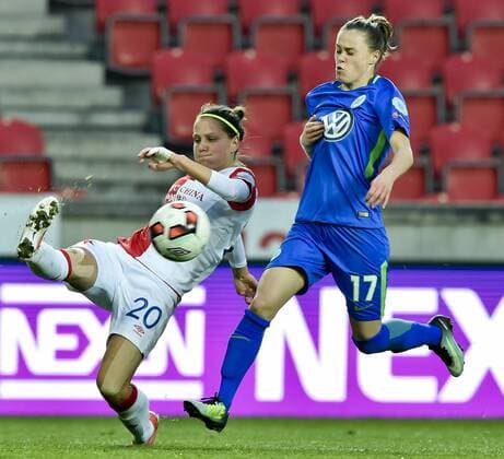 Diana Bartovicova of Slavia, left, and Ewa Pajor of Wolfsburg in action during the UEFA Women s Champions League quarterfinal match SK Slavia Praha vs VfL Wolfsburg, in Prague, Czech Republic, March 28, 2018. (CTKxPhoto VitxSimanek) CTKPhotoP201803281047701  VIS 009 K