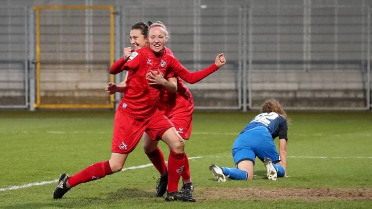 v left Kristina Bartsch Cologne 6 Meike Messmer Meike Messmer Cologne 20 front cheering on the gate to the 0 1 Jubel Torjubel Goalkeeping celebrate the goal goal celebration Cheering over the goal optimistic Action Action Soccer Allianz Women Bundesliga TSG 1899 Hoffenheim 1 FC Cologne xozx