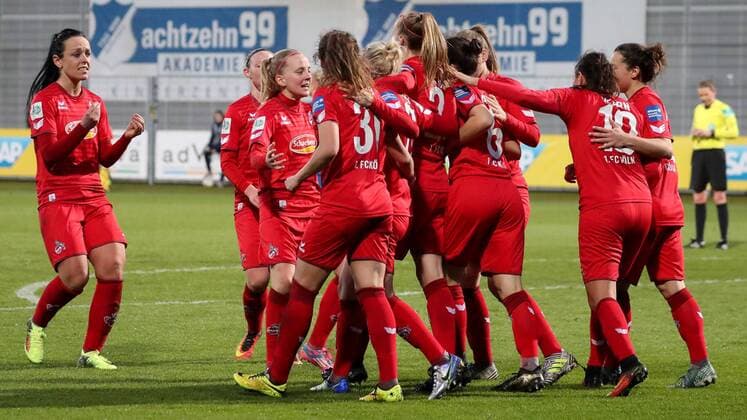 1 FC Köln players celebrate their goal 0 1 Jubel Torjubel Goalkeeping celebrate the goal goal celebration Cheering over the goal optimistic Action Action Soccer Allianz Women Bundesliga TSG 1899 Hoffenheim 1 FC Köln xozx