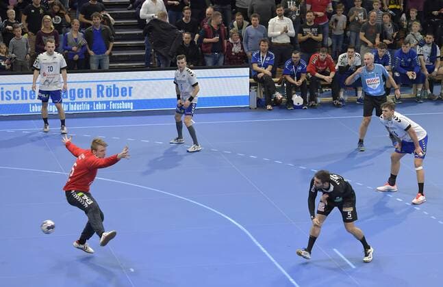 29 03 2018 Handball 2 Bundesliga HC Elbflorenz Dresden Dessau Rosslauer HV 24 21 Dresdens Tim Philip Jurgeleit in one of his successful penalties against Dessau Philip Ambrosius c