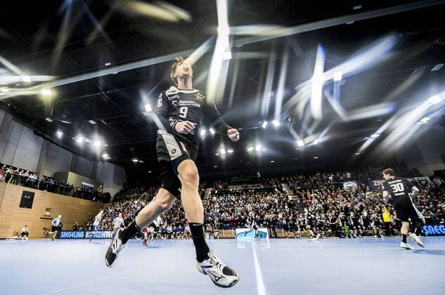 Handball Men 2 Bundesliga Season 2017 2018 HC Elbflorenz Dessau Rosslauer HV Thursday 29 03 2018 Ball Games Arena Dresden Dresden Julius Dierberg cheers for goal RM001
