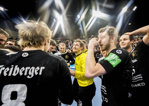 Handball Men 2 Bundesliga Season 2017 2018 HC Elbflorenz Dessau Rosslauer HV Thursday 29 03 2018 BallsportArena Dresden Dresdens Goalkeeper Mario Huhnstock M cheering for victory RM001