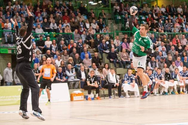 Torwurf by Sebastian Kraus 4 DJK Rimpar Wolves vs Bastian Rutschmann 23 Bergischer HC Bergischer HC vs DJK Rimpar Wolves Handball 2 Handball Bundesliga 31 03 18 Wuppertal NRW Germany Uni Halle Copyright: xcdnx